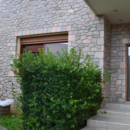Villa Gravia's House *
